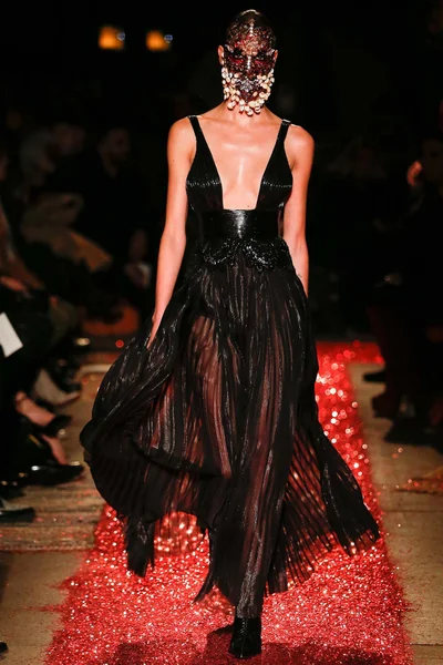 Look 24